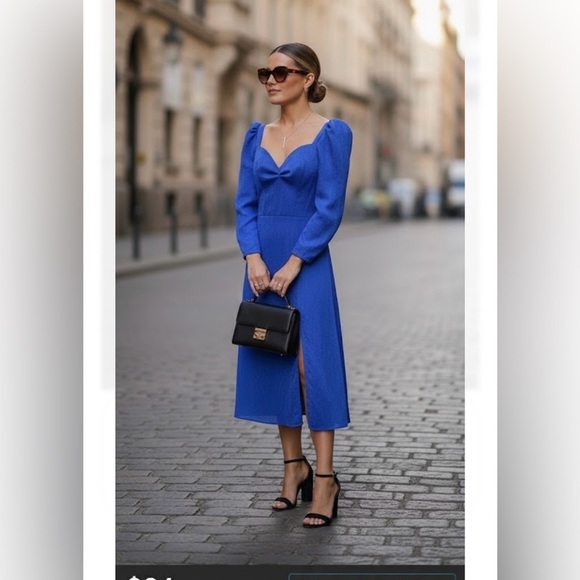 Rendoll lagos Dresses & Skirts - Rendoll Lagos.Blue Sweetheart Neckline Gown with Puff Sleeves